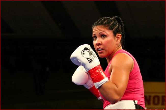 Tips to choose the best gloves for women boxers